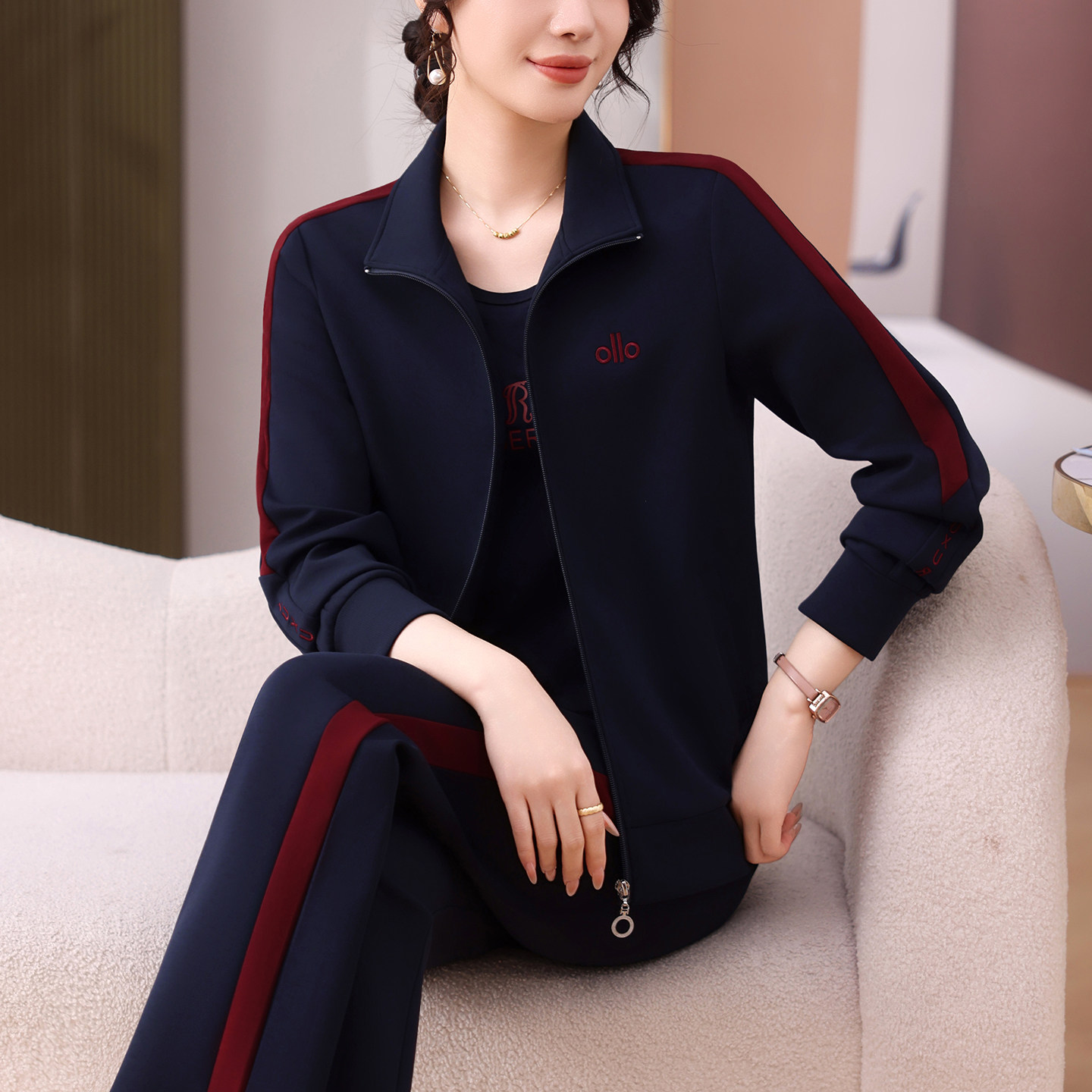 妈妈秋装套装2026新款洋气翻领春秋外套中老年妇女装休闲运动服装
