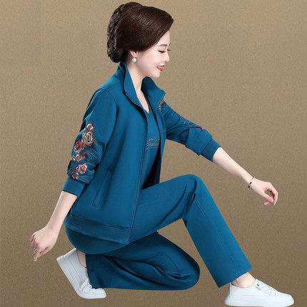 中年妈妈春装运动服套装2025新款中老年女春秋外套洋气休闲三件套
