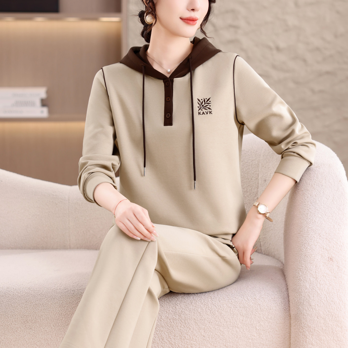 妈妈秋装套装2026新款洋气连帽春秋外套中老年妇女装休闲运动服装