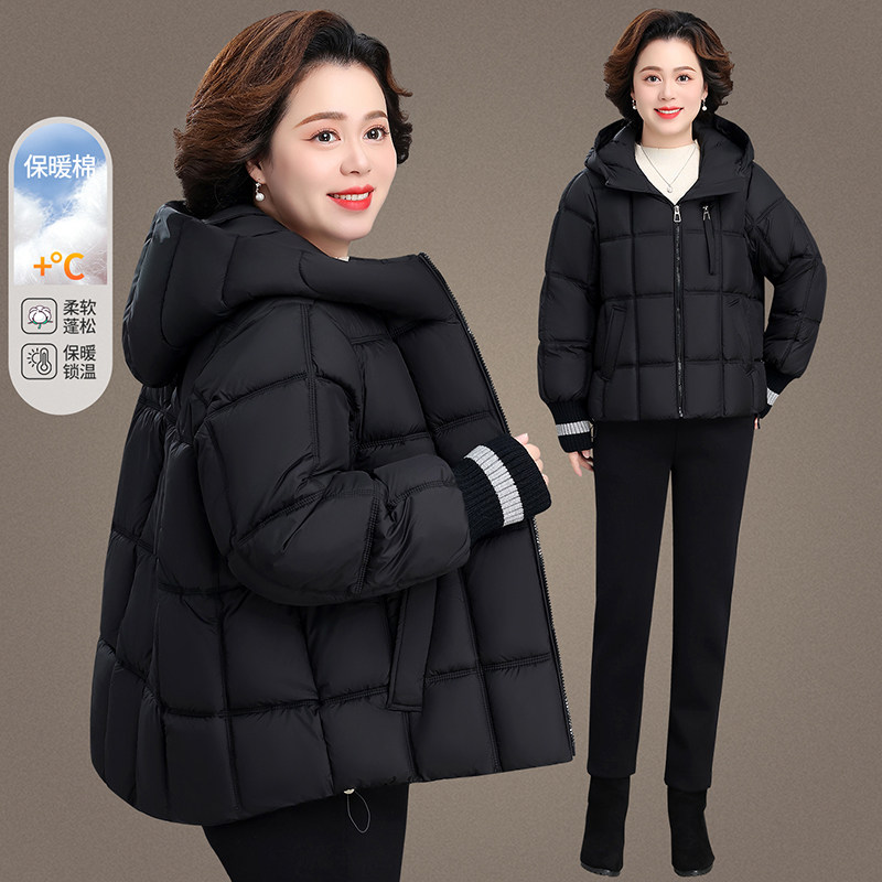 新款妈妈冬装外套短款时尚中年连帽保暖棉衣中老年羽绒棉服女新款