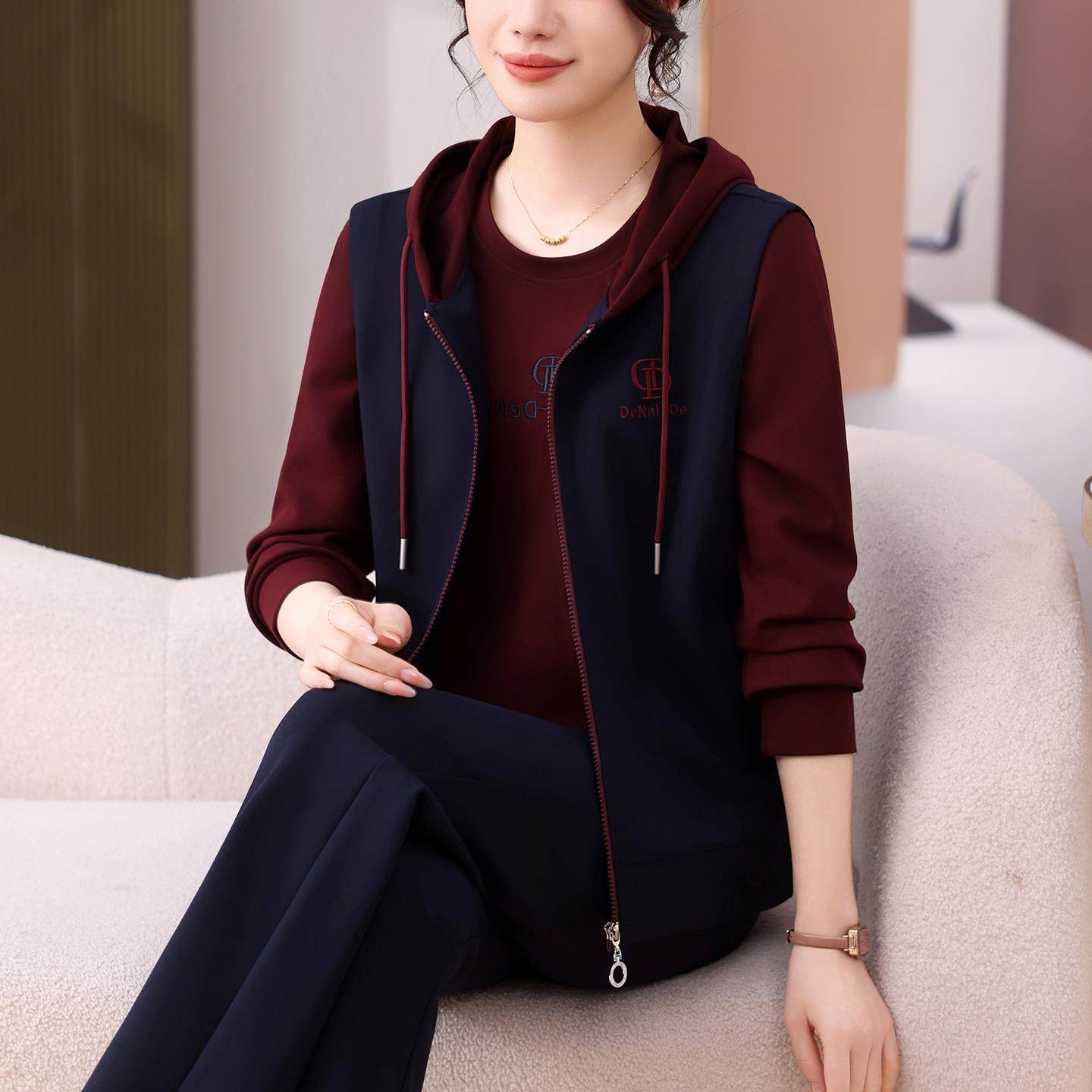 妈妈秋装连帽马甲外套中老年人卫衣运动套装中年女春秋上衣三件套