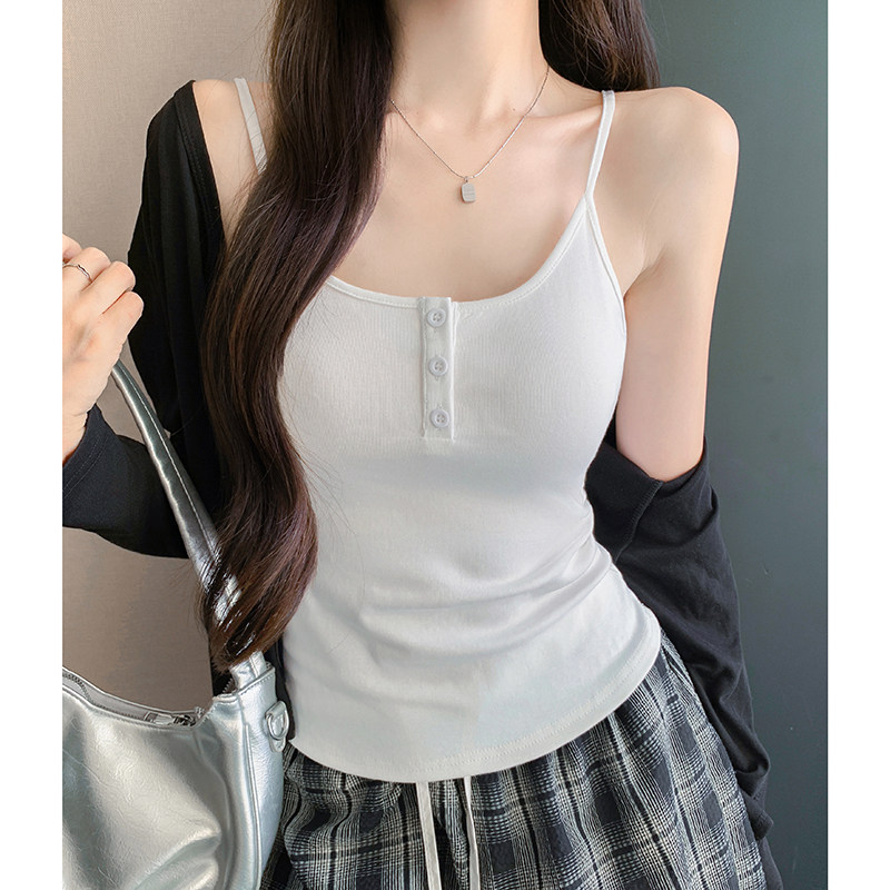 白色u领吊带背心女夏季2026新款纽扣设计感小众纯欲辣妹修身上衣