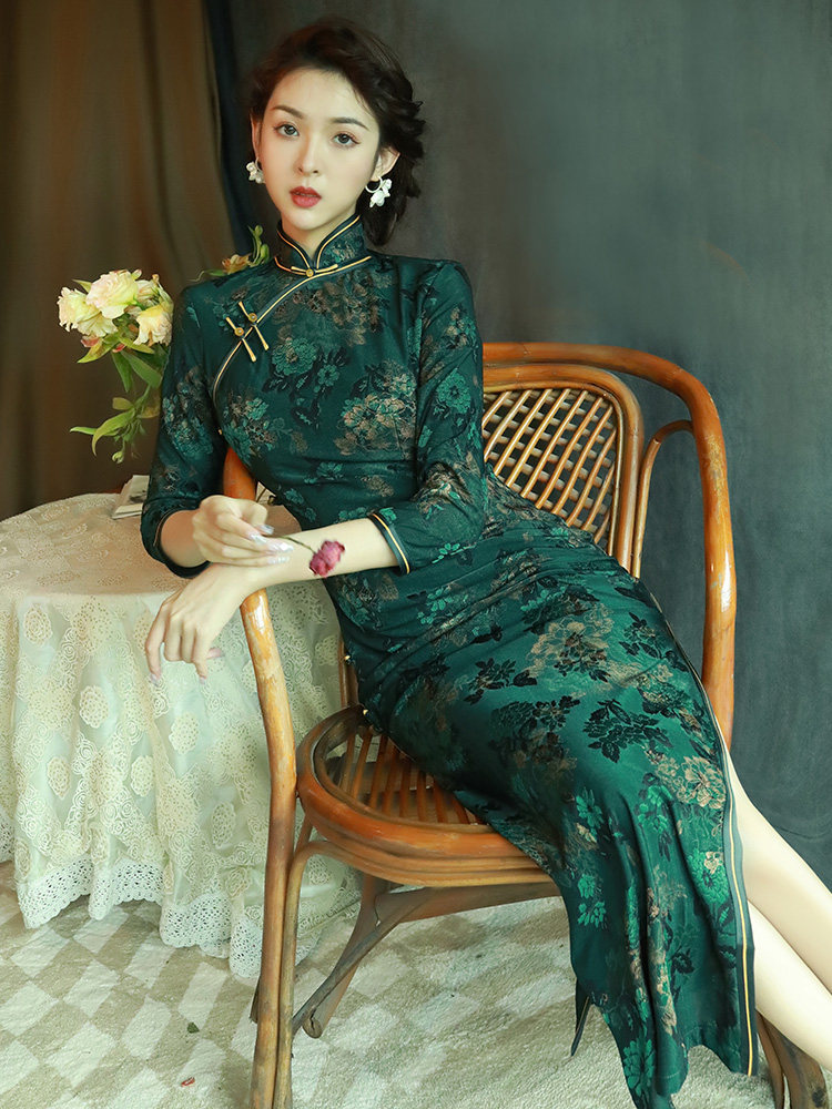 绿色旗袍2021年新款长袖改良版年轻款气质高端复古中国风长款秋冬