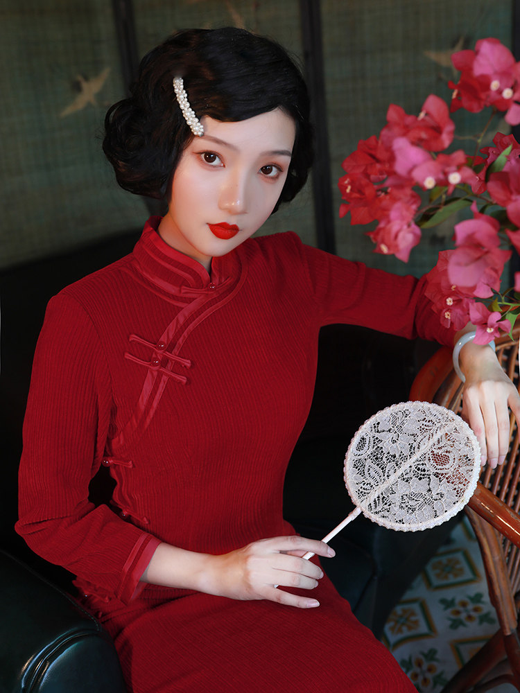 CHEONGSAM 2022 새로운 개선 된 가을 겨울 복고풍 중국 스타일 웨딩 토스트 착용 빨간색 긴 소매 긴 드레스