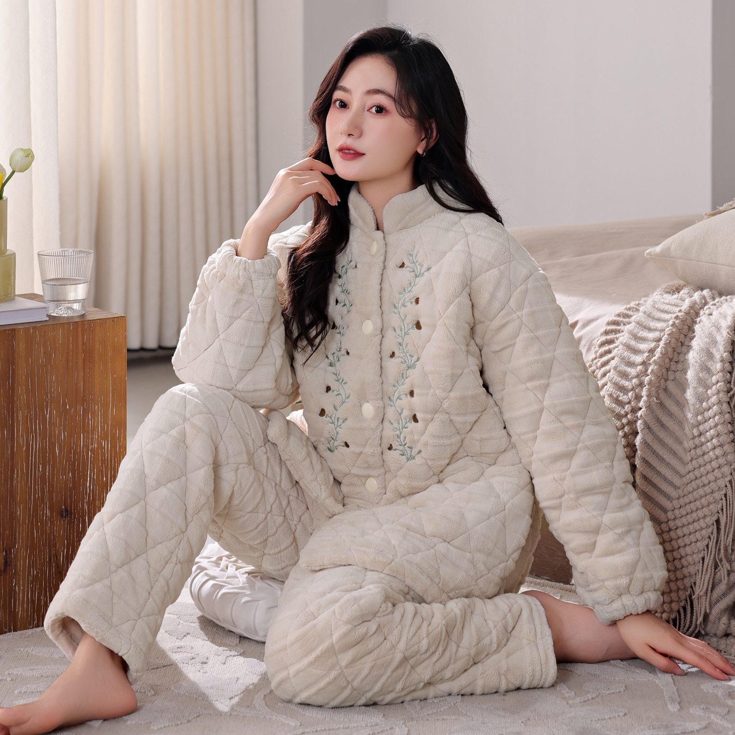 可外穿珊瑚绒夹棉睡衣女冬三层加厚法兰绒保暖加绒棉袄立领家居服