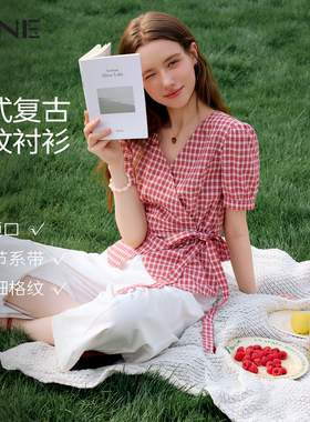 KBNE法式复古红色格纹衬衫女2026夏季新款设计感小衫V领短袖上衣