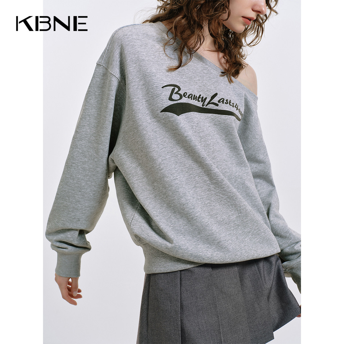 KBNE卫衣女灰色斜肩长袖2025秋季新款运动风百搭显瘦上衣小衫女,女装/女士精品,卫衣/绒衫,淘宝优惠券,粉丝福利购,淘宝优惠卷