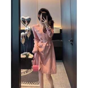 欧洲站2024新款轻奢女装高级感粉色裙子名媛气质针织连衣裙女秋冬