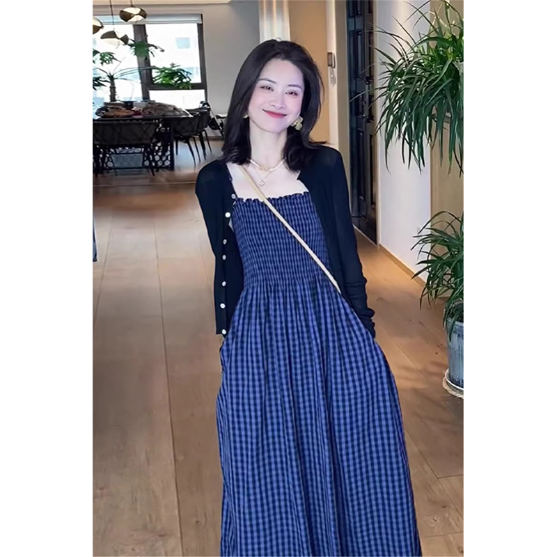 欧洲站春装女款2025年新款小众设计高级感吊带连衣裙子两件套装