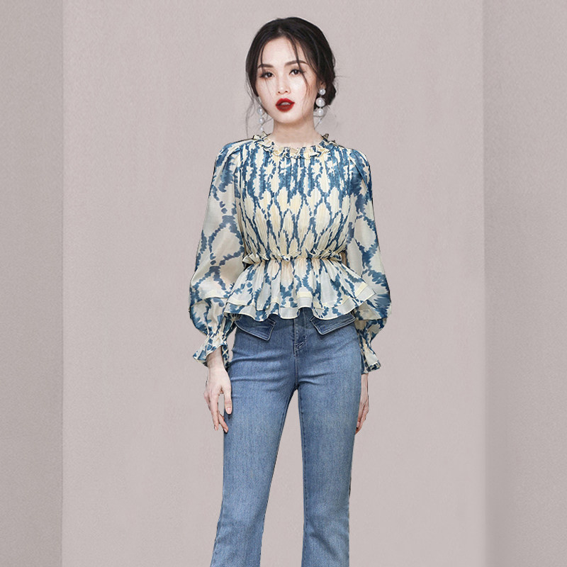 2026春款时尚气质圆领拼接木耳边收腰荷叶边水墨画新国风上衣小衫