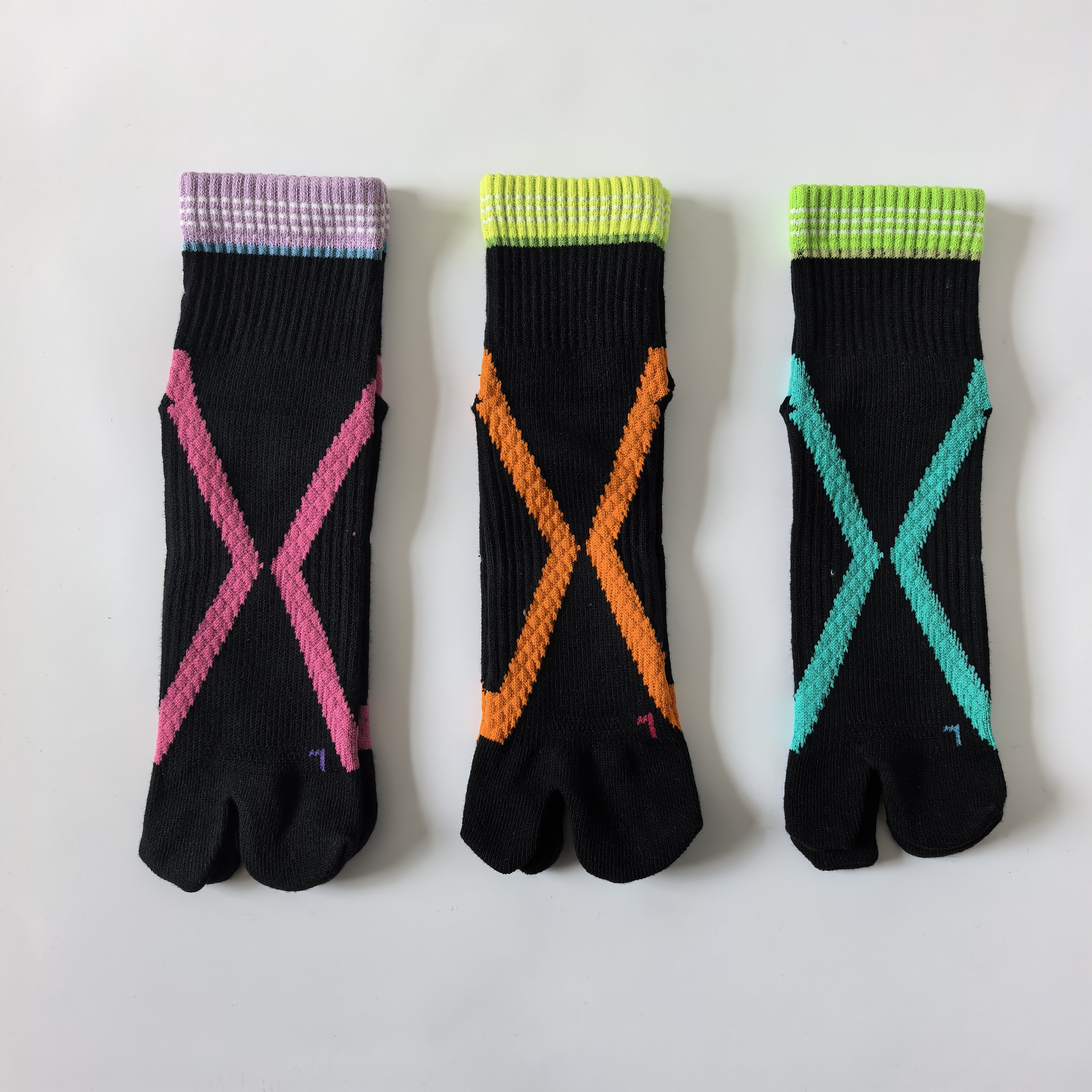 3双包邮日单中筒运动分趾两指足球篮球跑步压力吸汗健身透气