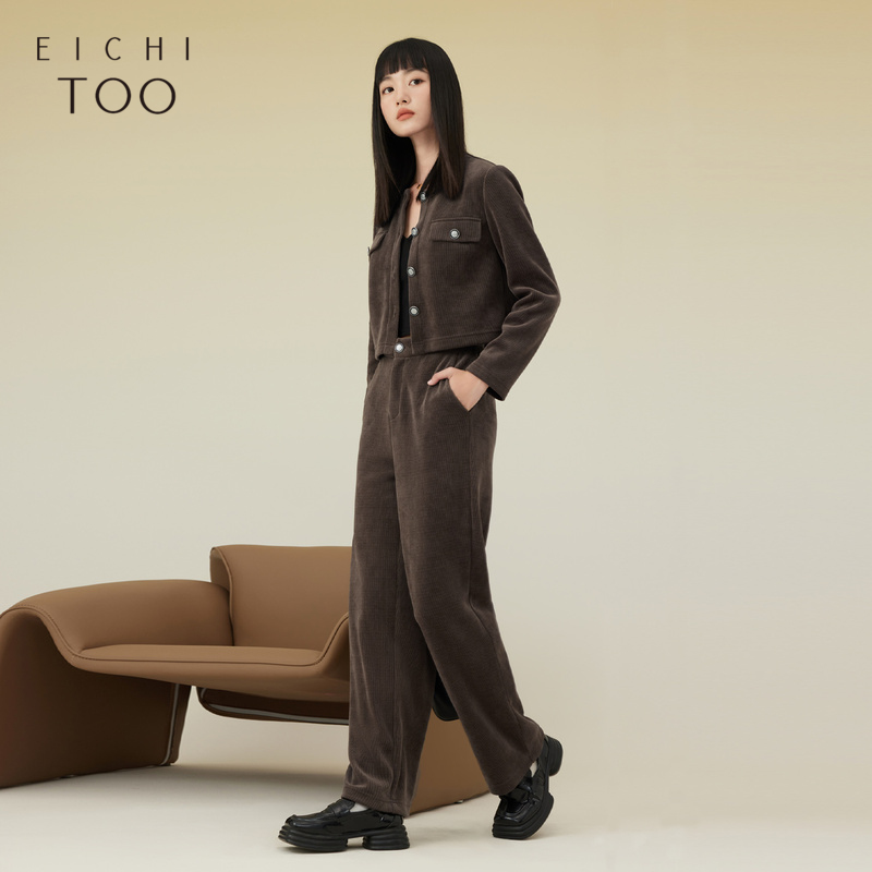 爱居兔秋季新款灯芯绒面料运动感时尚针织套装