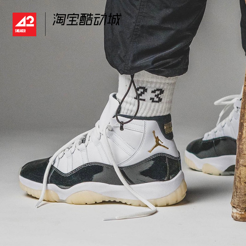 JordanAJ11白黑金高帮复古篮球鞋