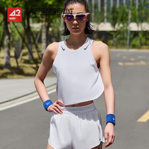 42运动家 Nike Dri-FIT 女士短款开衩跑步训练背心T恤 FN2714-100