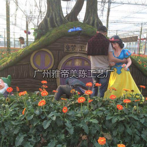 圣诞花卉园艺展大树泡沫雕塑树干玻璃钢模型服装新品发布会场景