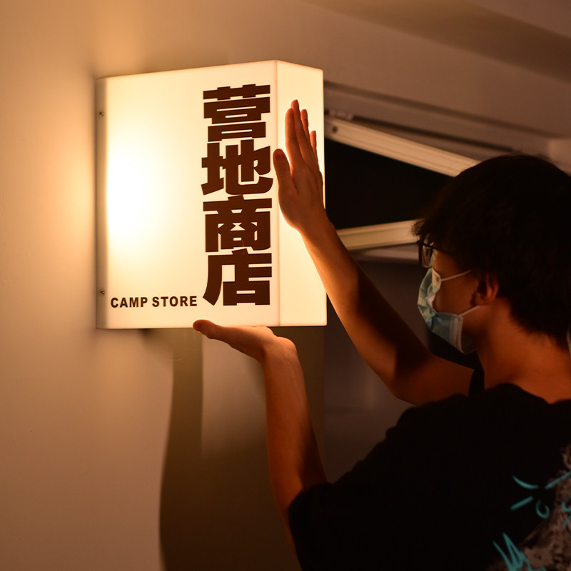 新品侧挂亚克力灯箱定制 侧面挂墙式店招灯牌 侧招广告牌定做