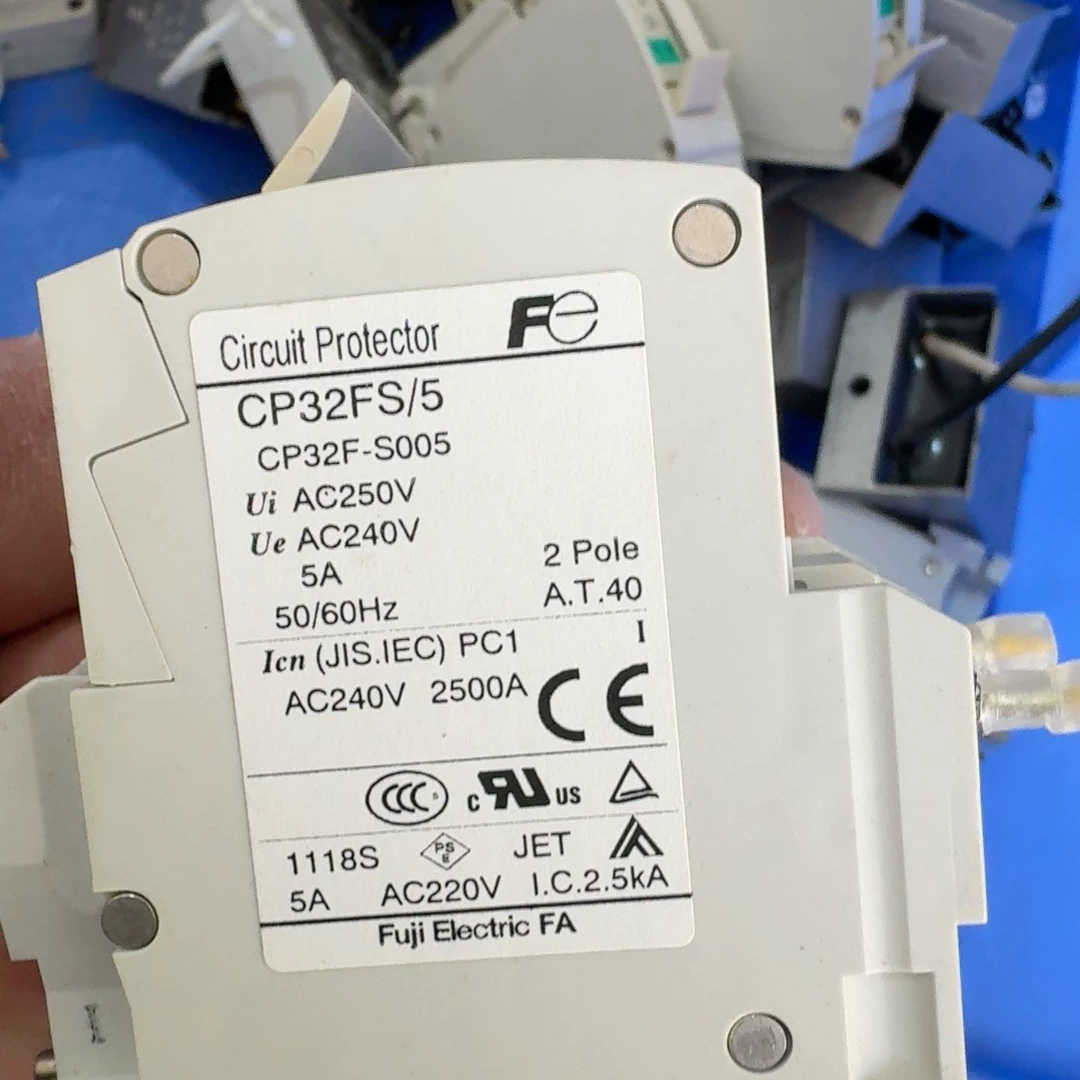 议价拆机Fe+富士小型断路器CP32FS/5