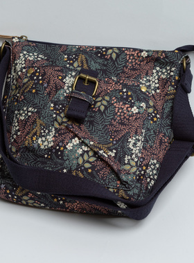 欧美小众设计 优雅气质叶子精致印花帆布斜挎包 百搭轻便旅游小包