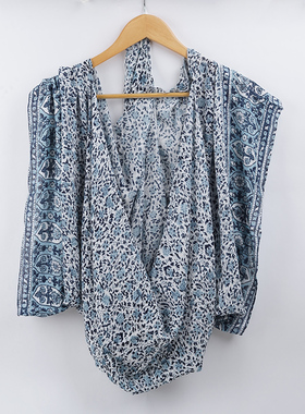 新款出口美国大牌 优雅青花瓷蓝色花朵围巾女春秋 棉百搭袖子披肩