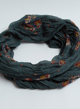 新款碎花围巾优雅深绿色精致印花围脖丝巾女春秋棉巴厘纱旅游披肩