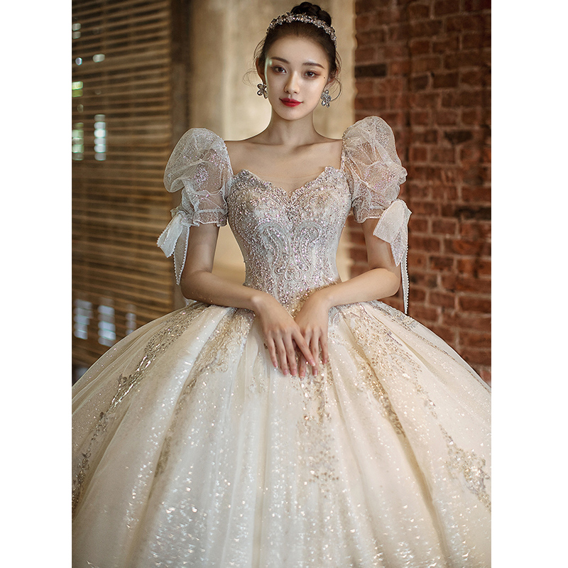  White land model (unprovoed part of a single wedding dress)+XXXXL  