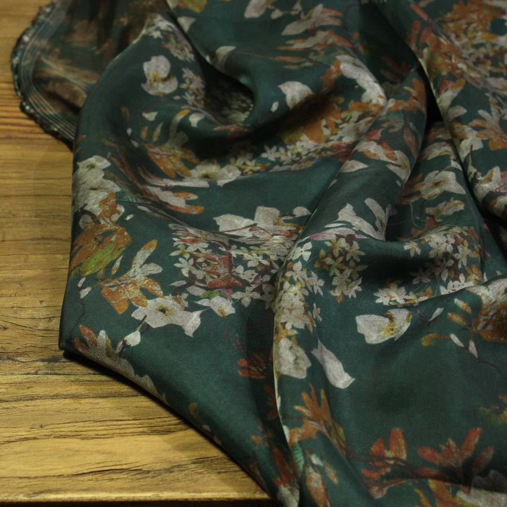 哈哈瓦娜铜氨丝群袍衫田园服装布