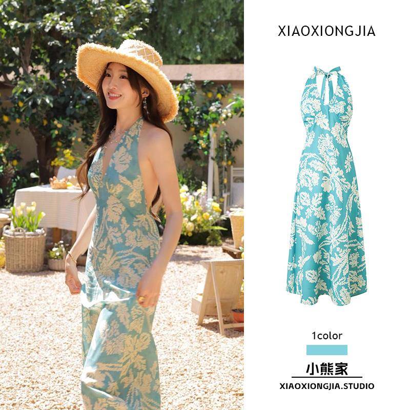 杨凯雯同款孔雀蓝v领碎花挂脖吊带连衣裙女夏法式度假风露背长裙