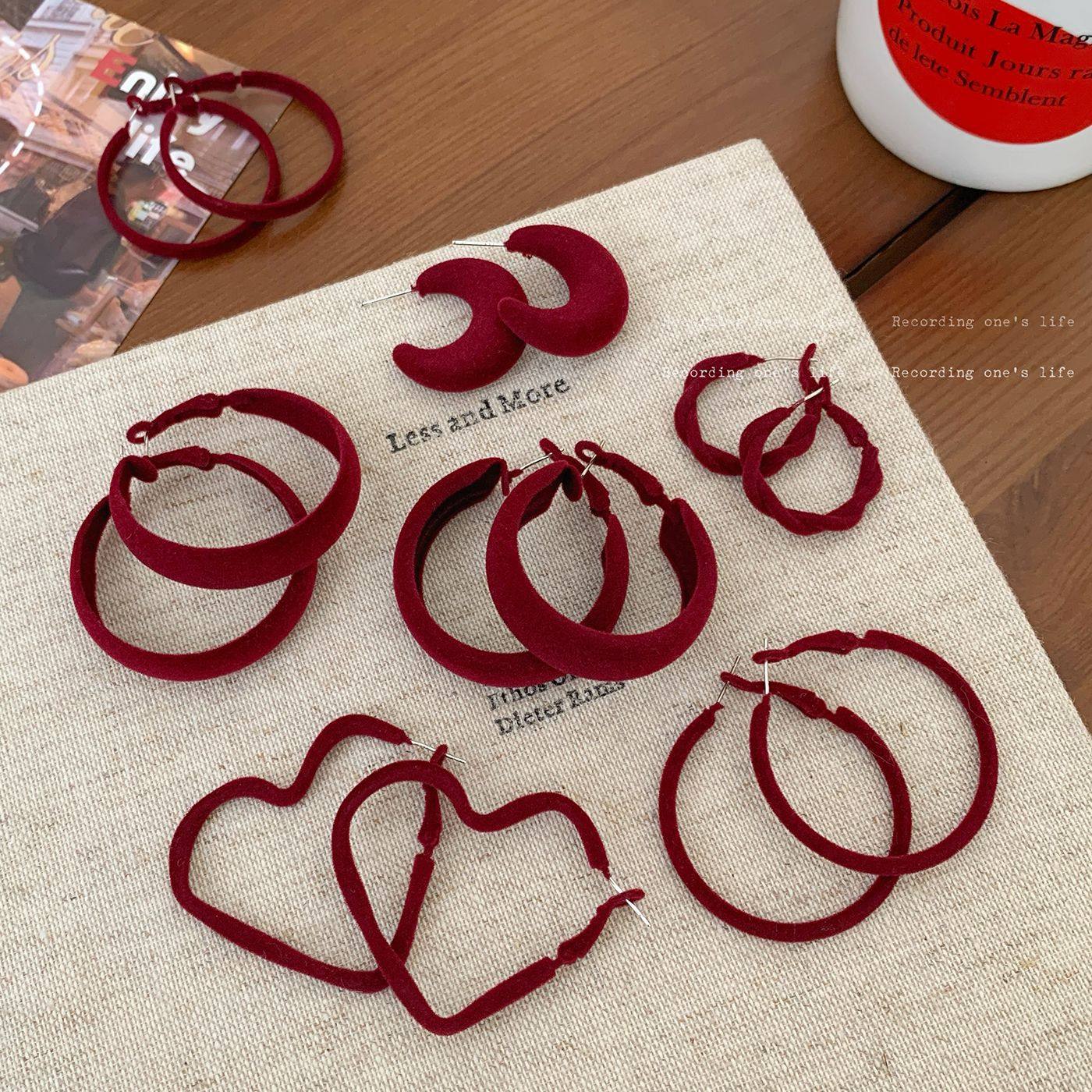 秋冬安可拉红植绒圆形耳扣女银针复古港风设计感气质时尚百搭耳圈,饰品/流行首饰/时尚饰品新,耳环,淘宝优惠券,粉丝福利购,淘宝优惠卷