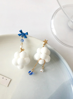 s925银针不对称白色云朵耳环毛绒球可爱蝴蝶结耳钉个性耳饰女耳夹