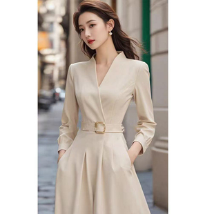 春夏女款2026年新款修身显瘦连衣裙轻奢高级感正式场合气质长裙子