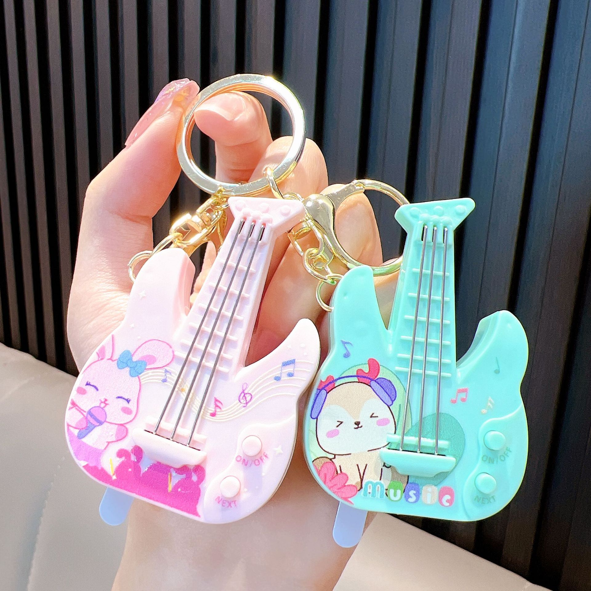 卡通动物吉他钥匙扣迷你音乐玩具汽车钥匙链包包挂件爪机礼品货源