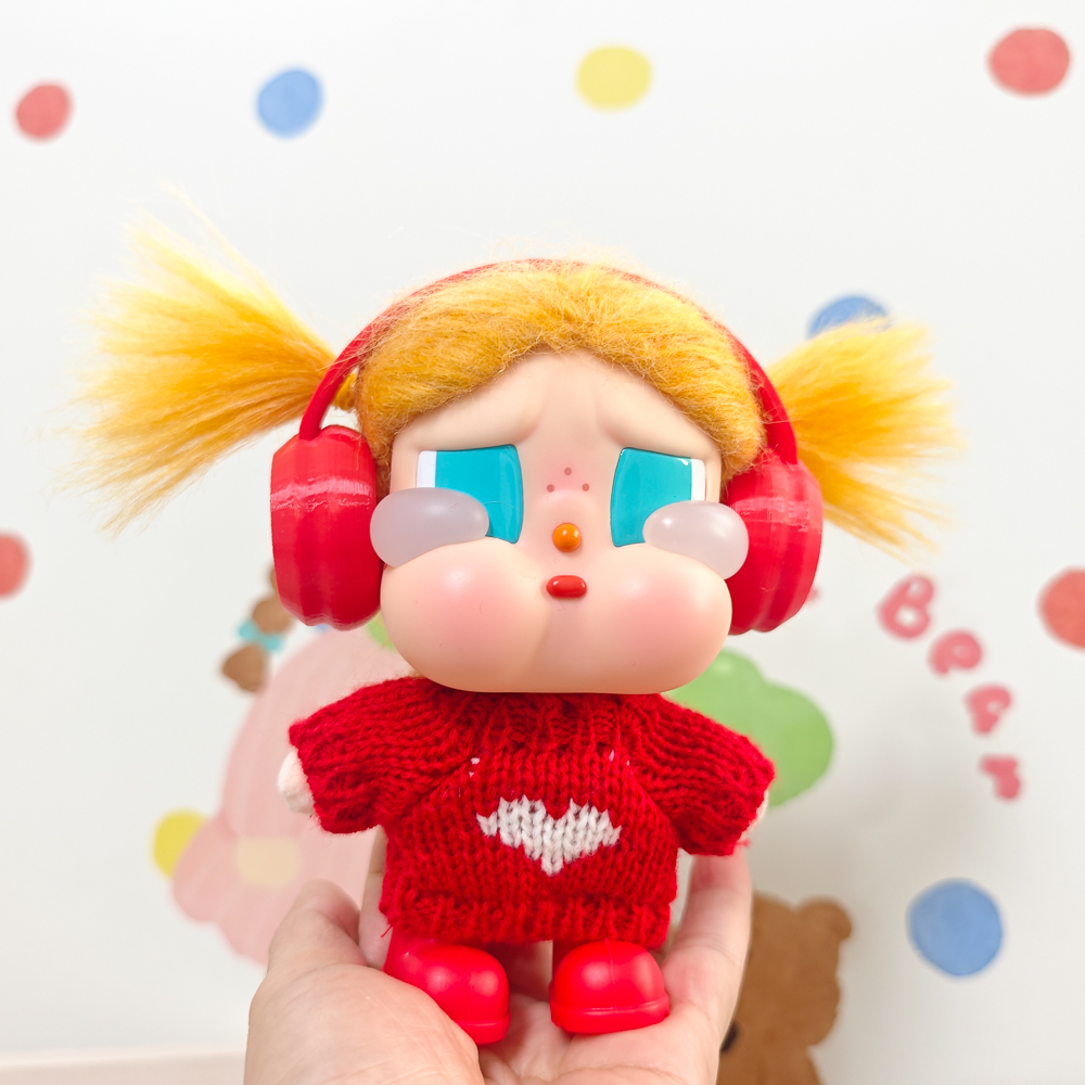 crybaby哭娃度假系列咕噜咕噜挂件娃衣服红色爱心毛衣围巾红鞋子