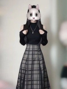 日系清楚系黑色露肩上衣+格子半身裙套装秋冬温柔感穿搭