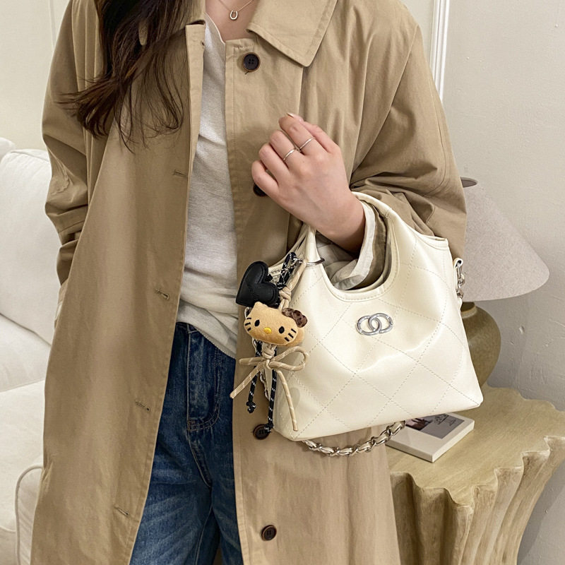 小众时尚简约韩版小香风菱格水桶包女设计感法式手挽包休闲斜挎包,箱包皮具/热销女包/男包,腋下包,淘宝优惠券,粉丝福利购,淘宝优惠卷