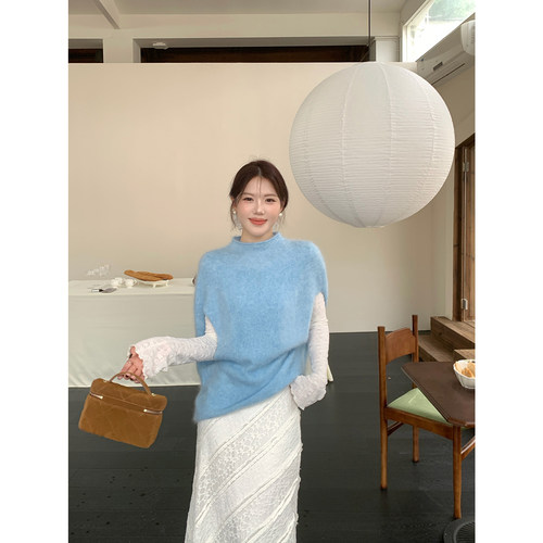 甜辣多多 2026年秋质感纯色绵羊毛半高领茧型马甲女针织背心W1012