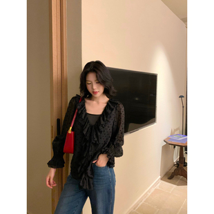 甜辣多多 26春植绒波点V领荷叶边长袖衬衫+吊带内衬两件套女Z3710