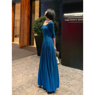 甜辣多多 26春季高级感修身显瘦圆领中袖莫代尔针织连衣裙女Z3708