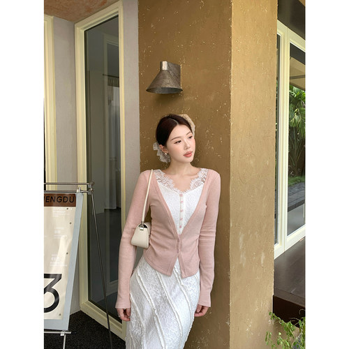 甜辣多多 2026年秋季蕾丝拼接假两件修身显瘦针织上衣女J2970