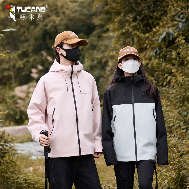 啄木鸟户外冲锋衣男女新款防风防水三合一登山服情侣可拆卸外套