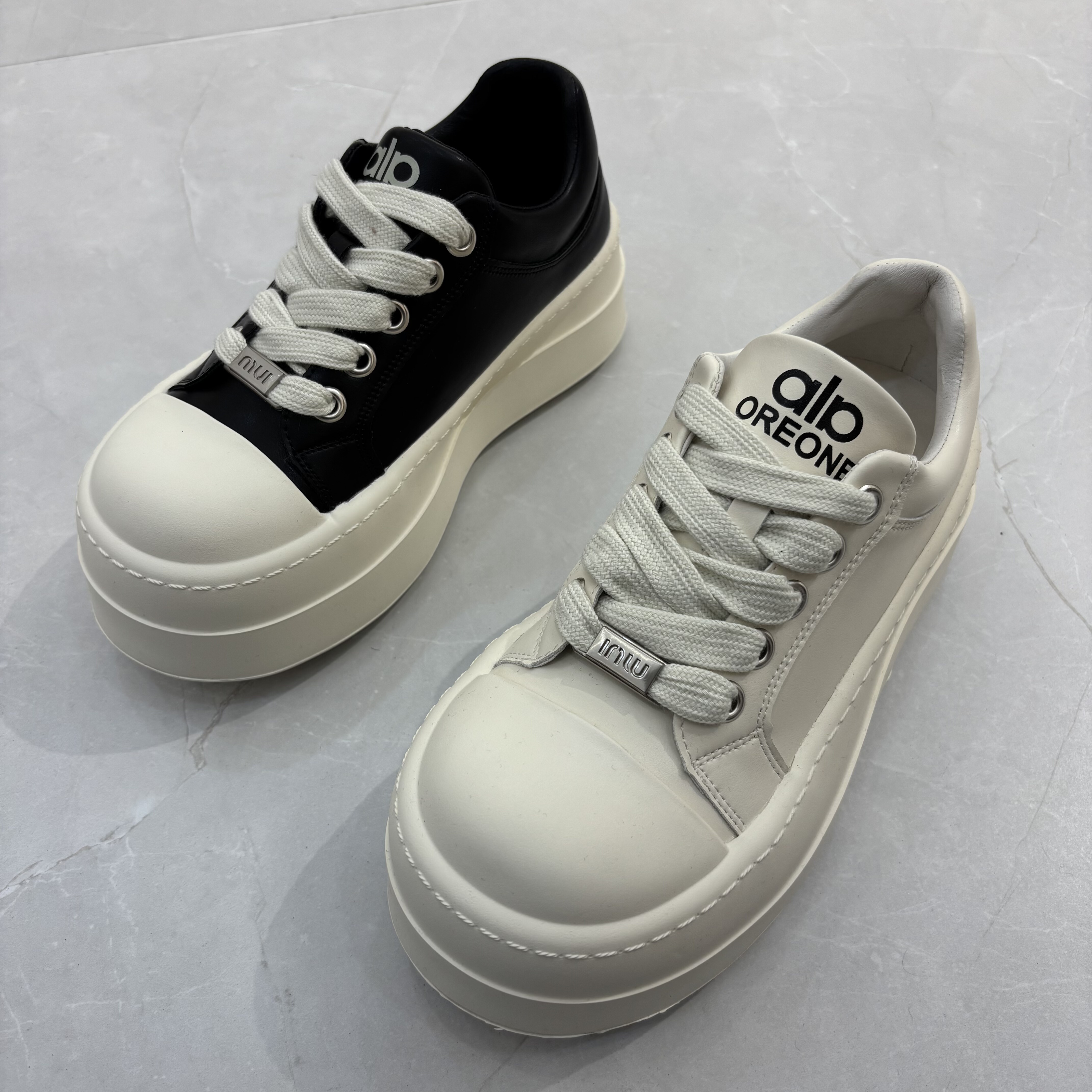 时尚潮流舒适厚底松糕小白鞋女2026年春款大头面包鞋运动休闲板鞋