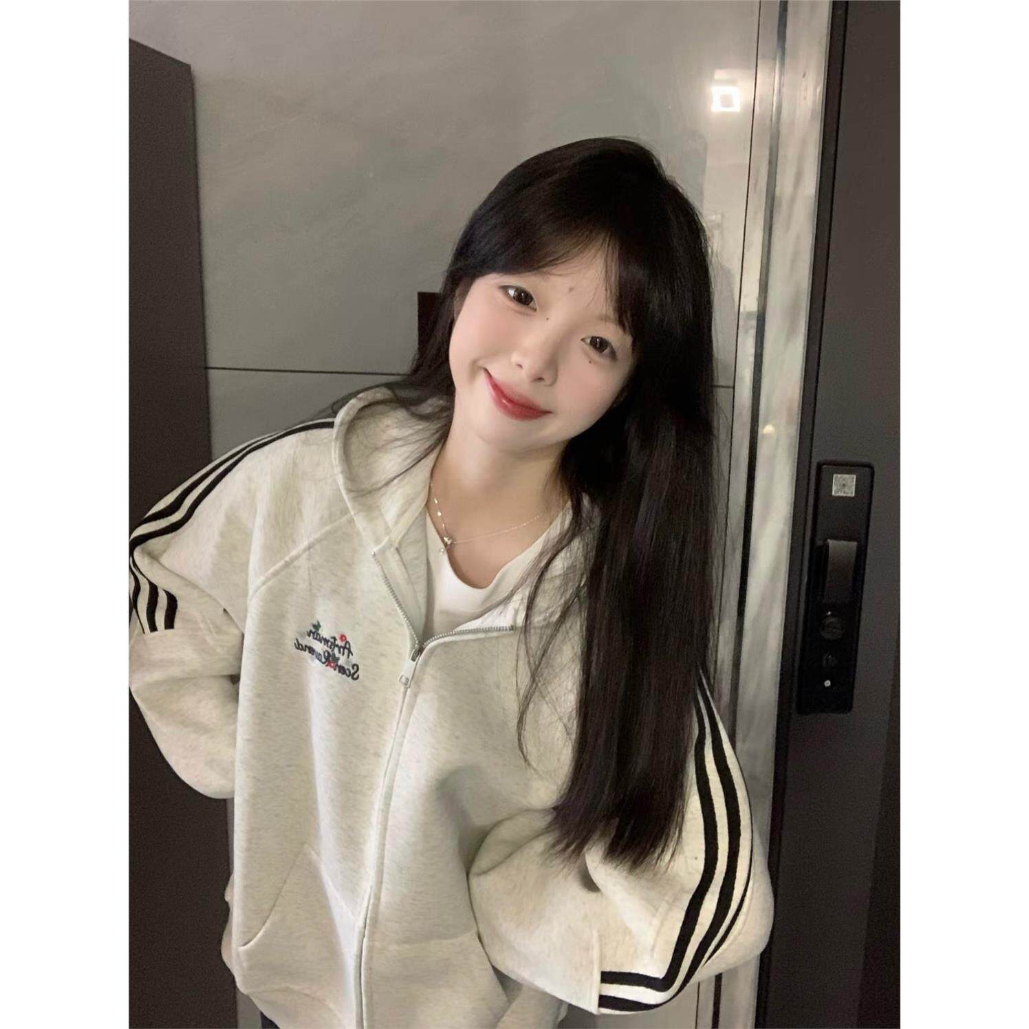 美式覆古三条杠插肩刺绣字母卫衣女春秋季宽松学院风开衫连帽外套