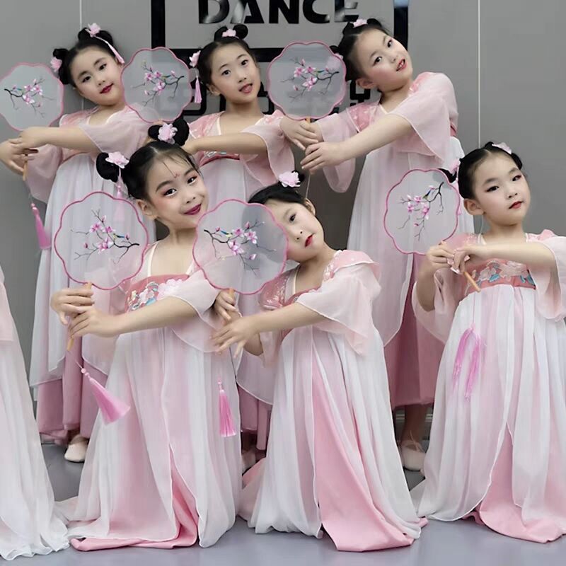 儿童汉服演出服胭脂妆古