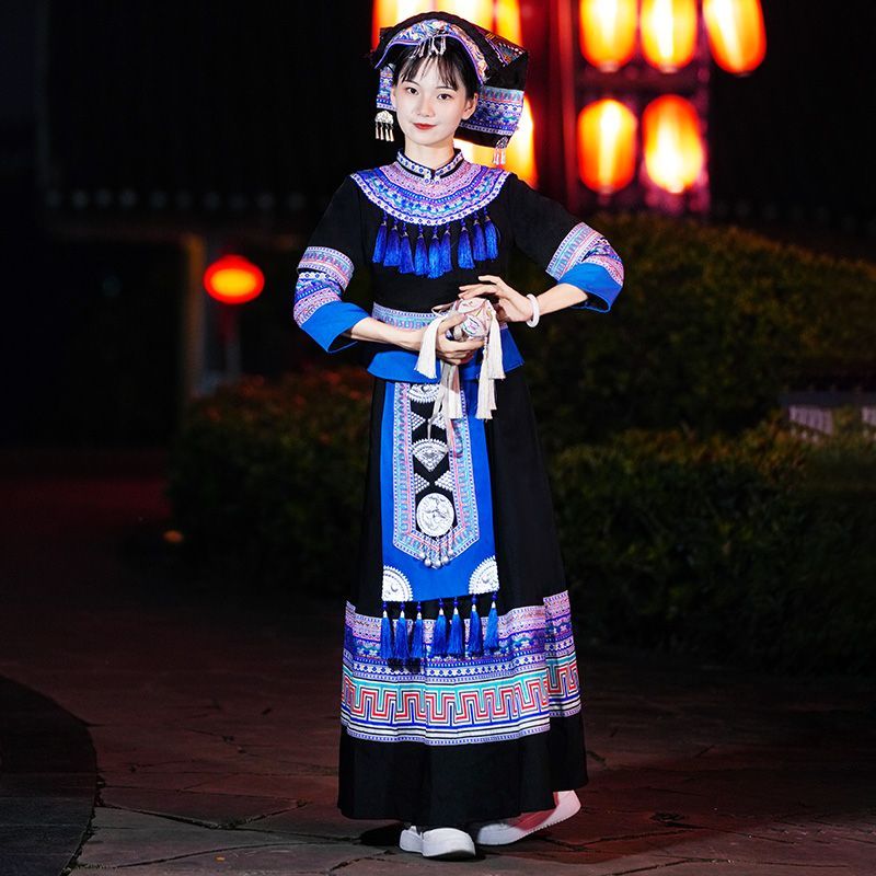 云贵川彝族服装凉山7月火