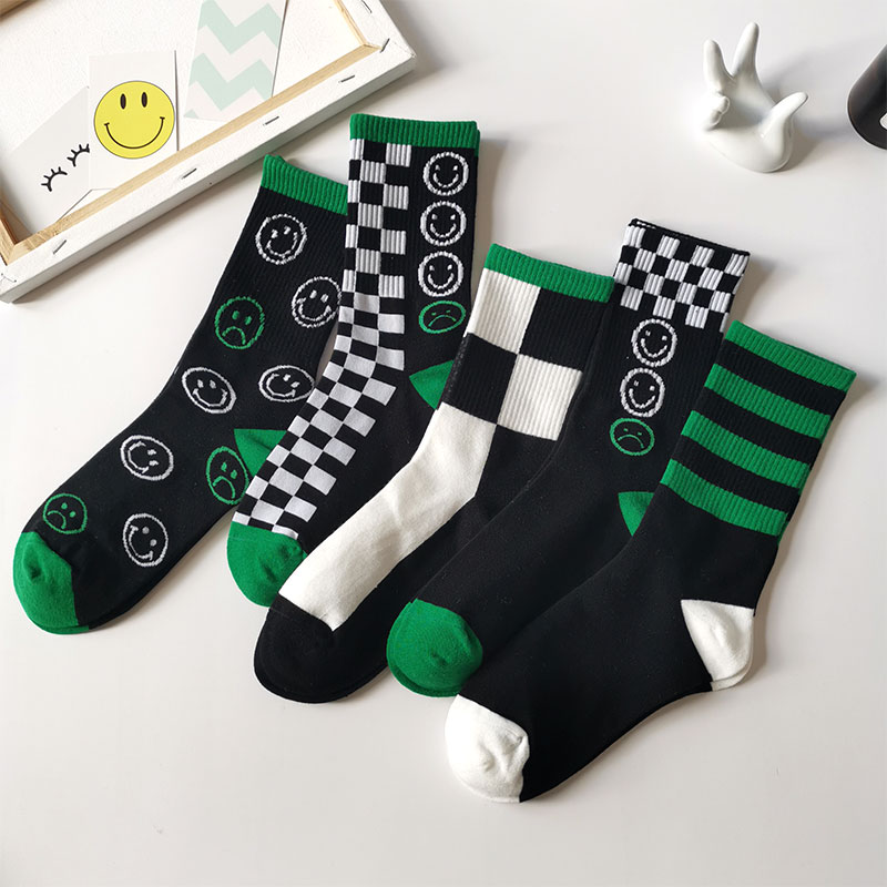棋牌格长筒袜子女ins条纹笑脸w