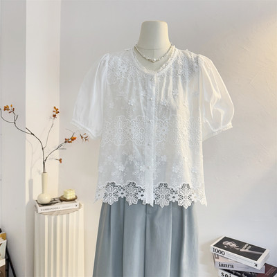 宽松法式V领泡泡袖刺绣短袖衬衫