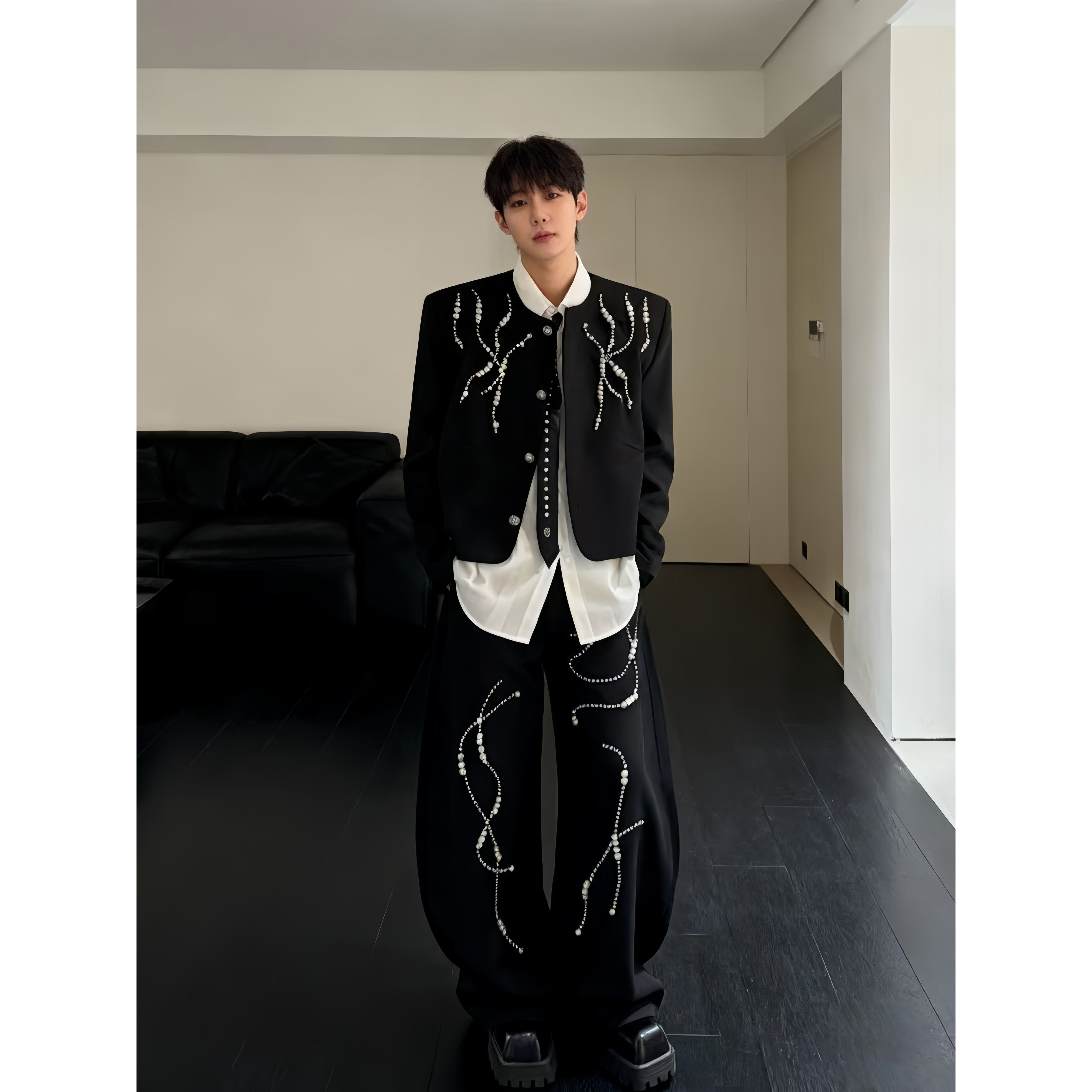 He刺野/黑色外套男小众钉珠设计感高级感短款垫肩痞帅风西装外套