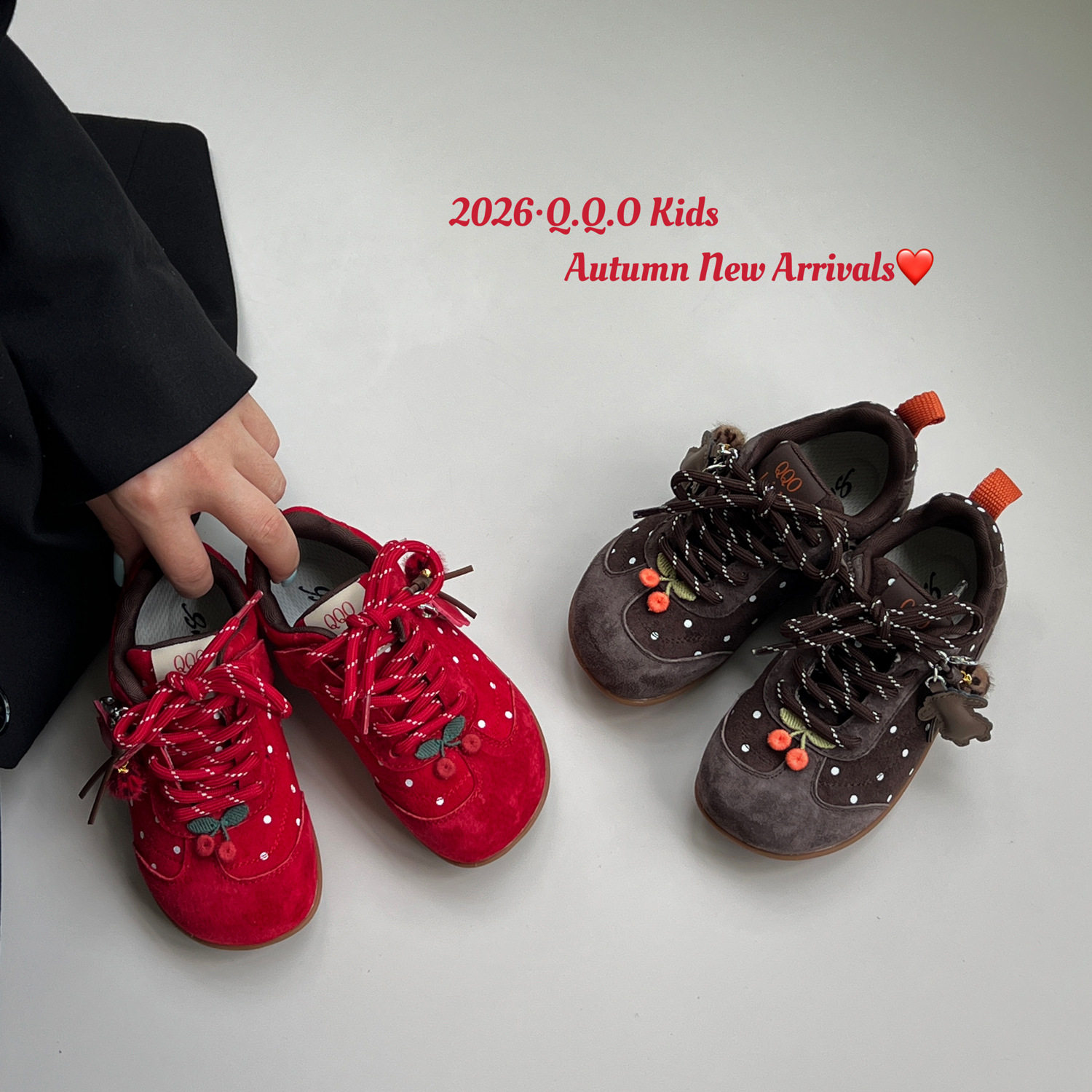 QQO童鞋 2026年秋季新款儿童运动鞋卡通波点女孩休闲鞋慢跑阿甘鞋