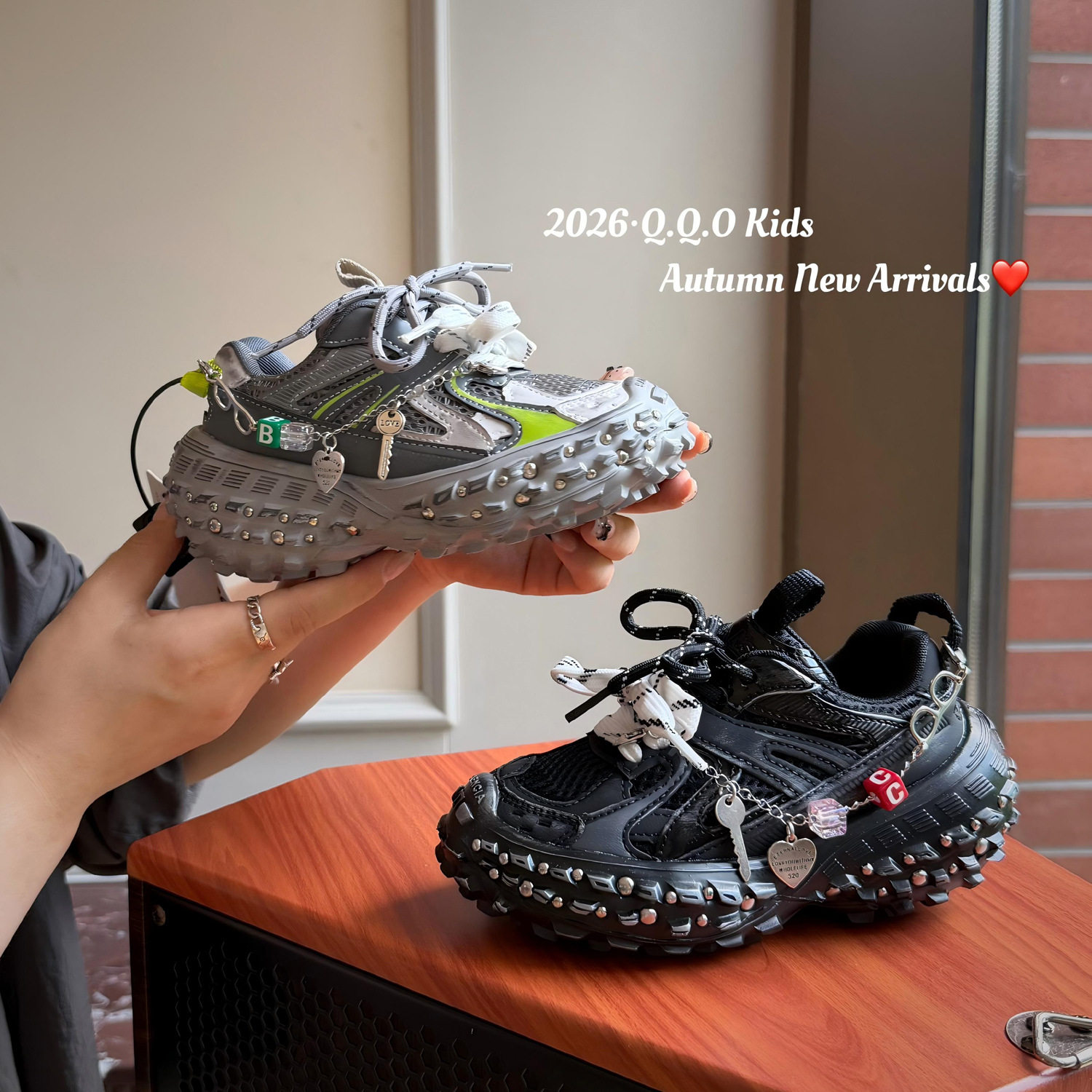 QQO童鞋 2026秋季新款儿童复古巴黎轮胎鞋学生时尚铆钉老爹运动鞋