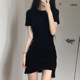 赫本风高级感小黑裙褶皱设计不对称遮肉包臀连衣裙 欧洲站2024夏季