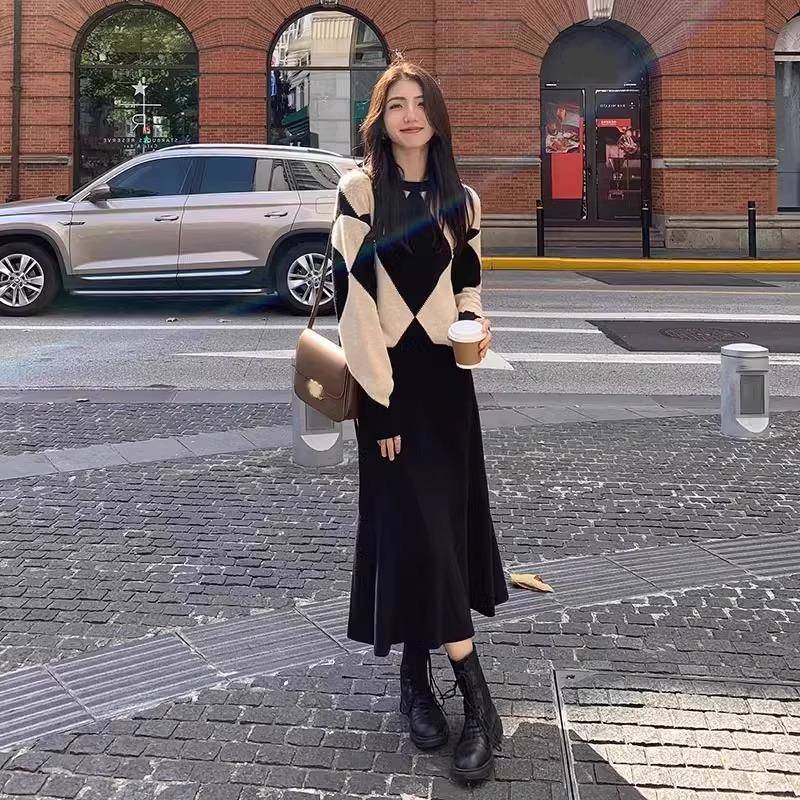 欧洲站秋季2025新款女装港味复古chic裙子套装针织毛衣两件套气质